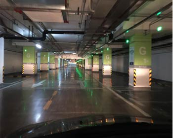 北京西鐵營廣場(chǎng)地下停車庫劃線施工