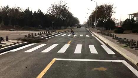 在蘇州道路劃線施工中如何繪制不同類型的道路劃線？
