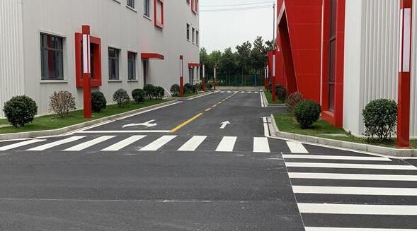 蘇州廠區(qū)劃線哪家好？飛揚市政專業(yè)、高效、貼心